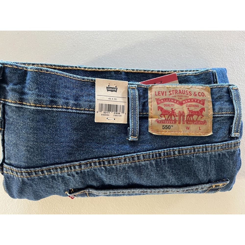 Levis NEW Mens 550 Relaxed Fit Jeans Tag 46x30 (Measures 44x29) Medium Wash Blue